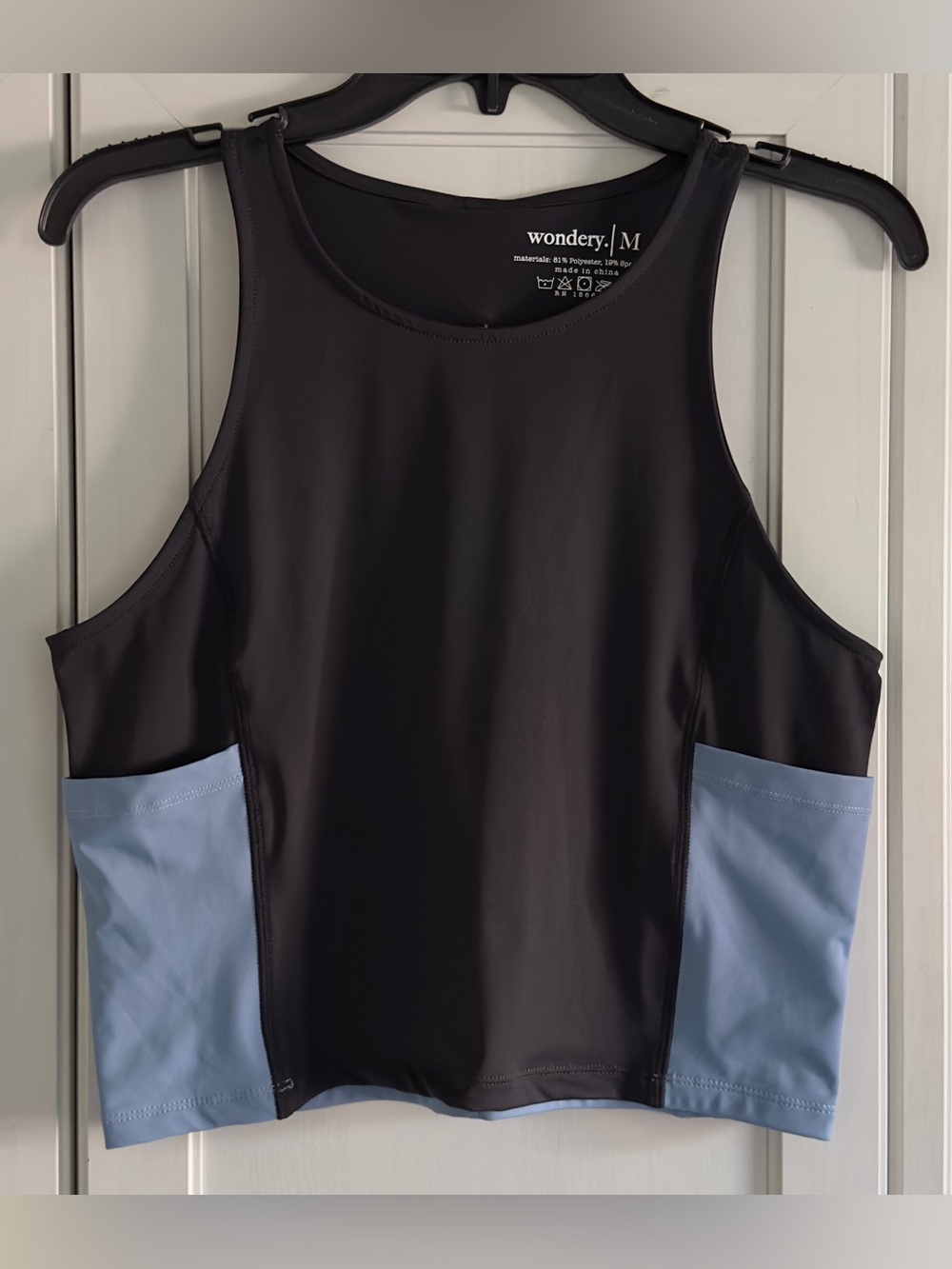 Wondery Long Day Hiking Pocket Tank Top Size Medium